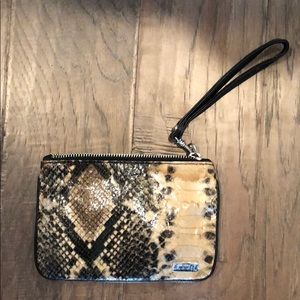 Express wristlet